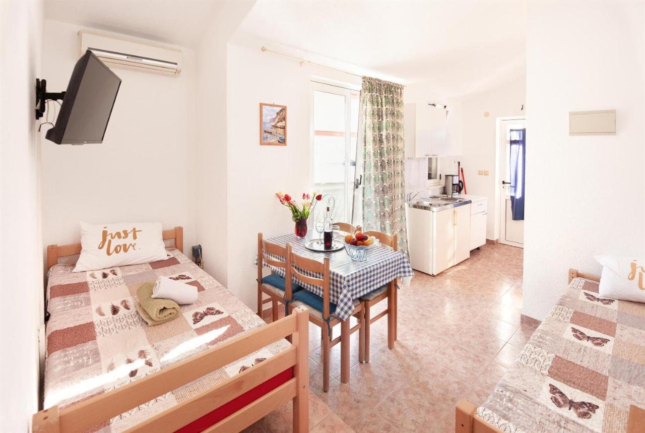 Apartments Mala Dalmacija Poljica (Trogir) Exterior foto